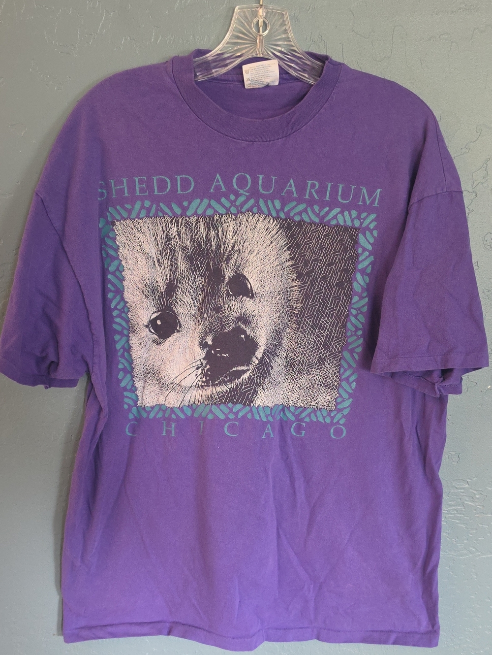 92 VTG Single Stitch Shedd Aquarium Chicago Purple Seal Graphic Tee